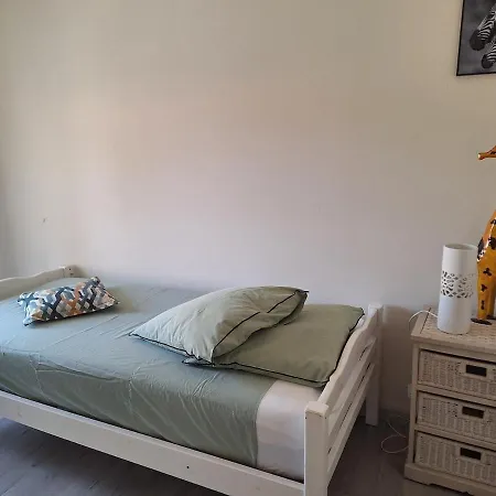Au Calme Avec Parking Prive Tatil Evi